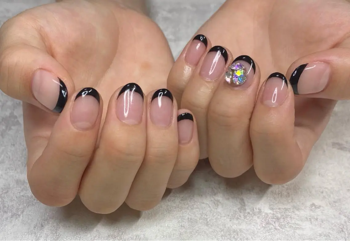 ネイル ストーンネイル 𝑺 𝒏𝒂𝒊𝒍✳︎のネイルデザイン