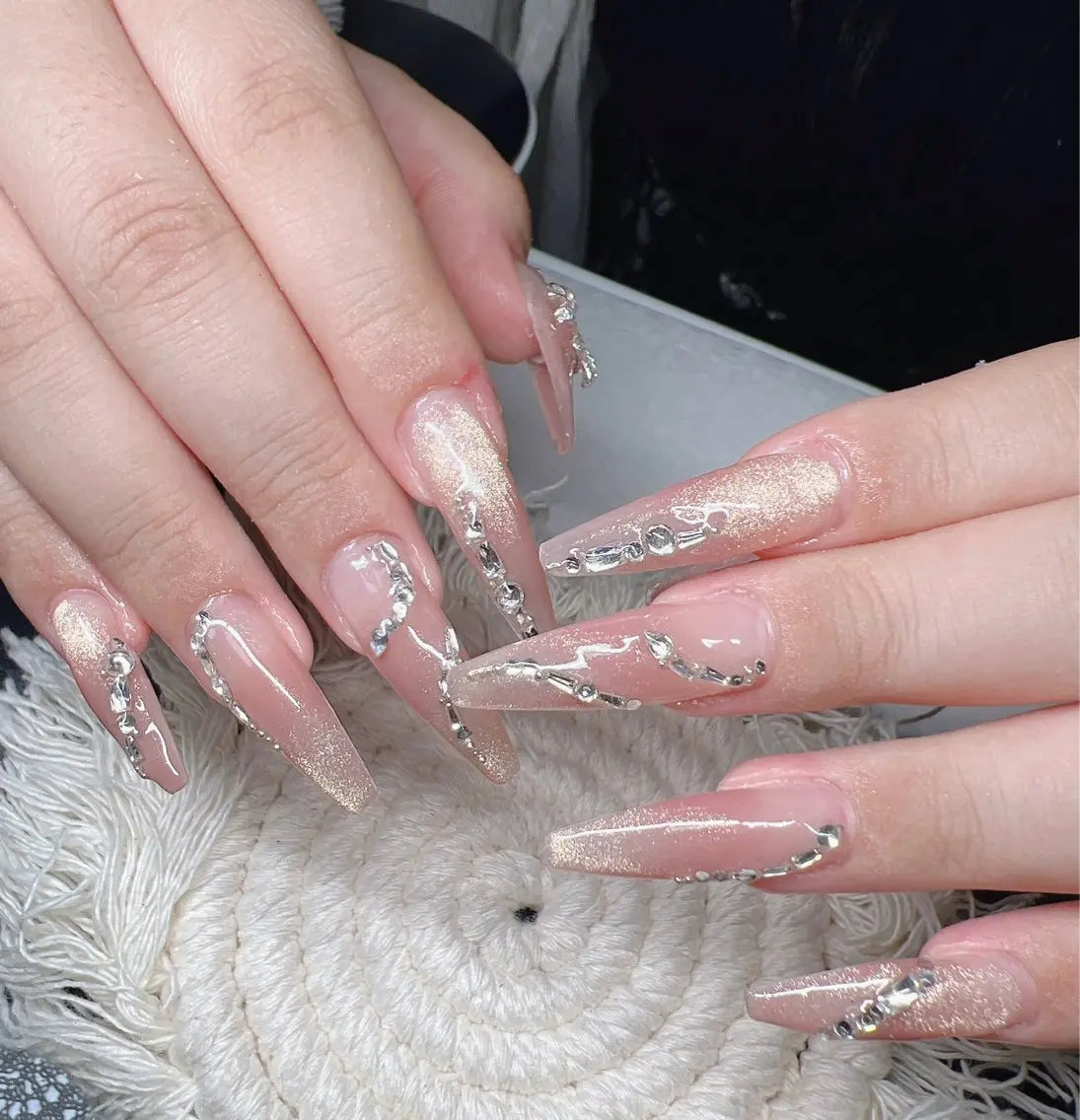 ネイル 長さ出し グラデーション 卒業式 キラキラネイル マグネットネイル ハンドネイル Lee Nailsのネイルデザイン
