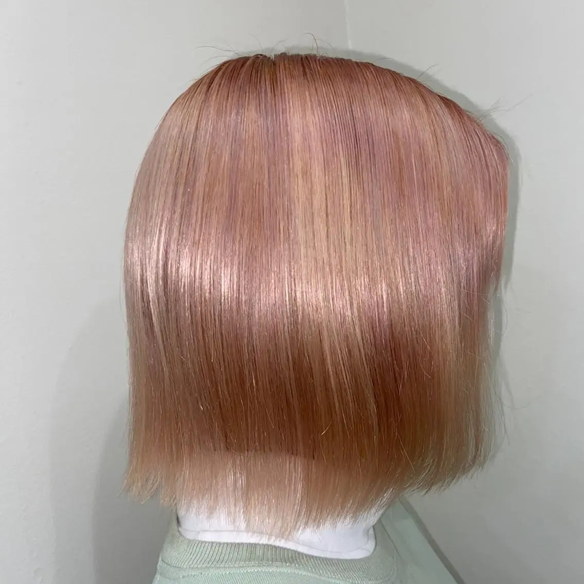 ショート カラー ブリーチ ワタナベ リリコのヘアスタイル