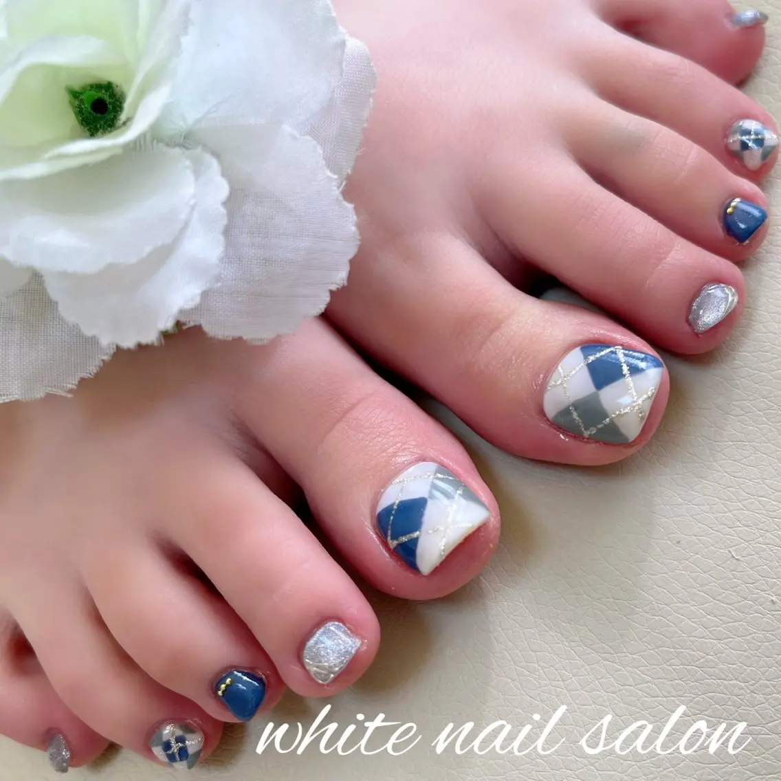 ネイル ラメ(グリッター) フットネイル white nail salonのネイルデザイン