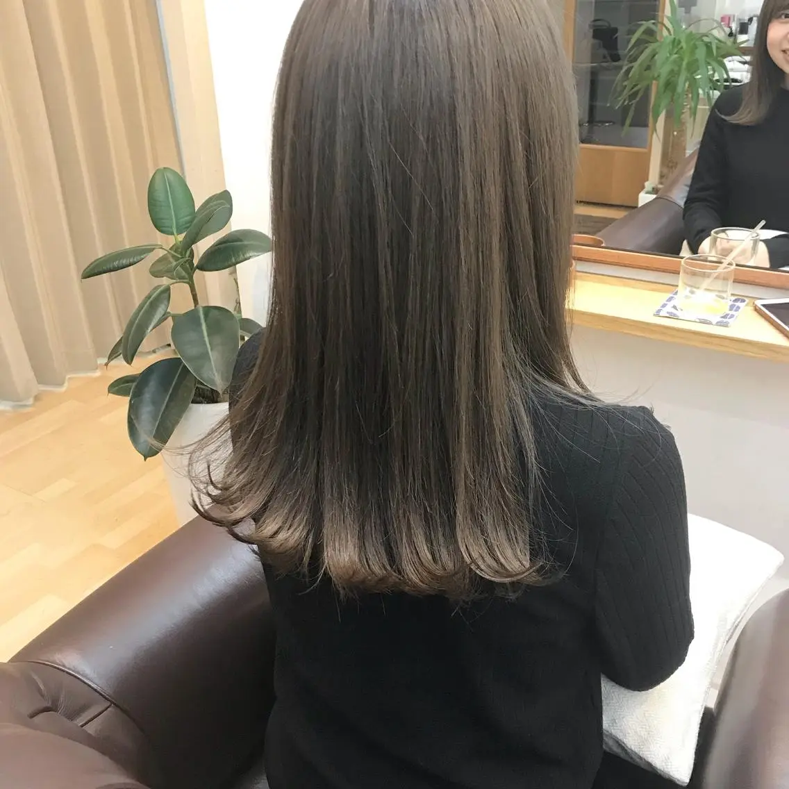 ロング カラー アッシュ ブリーチ オリーブアッシュ クニモトハルナ ボブ/柔らかカラーのヘアスタイル