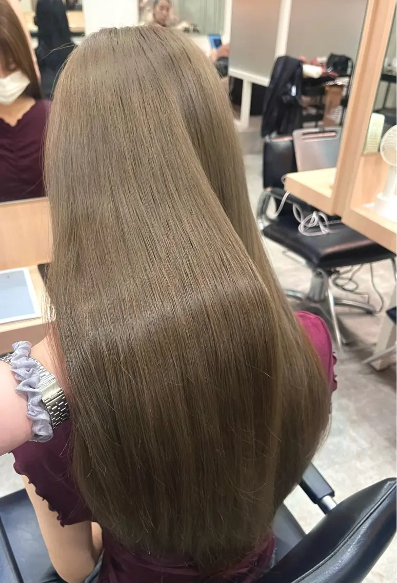 ロング カラー ブリーチ 透明感カラー ダブルカラー ブリーチなしカラー カット ヘアカラー リリーオブザベイス KAZUNAのヘアスタイル