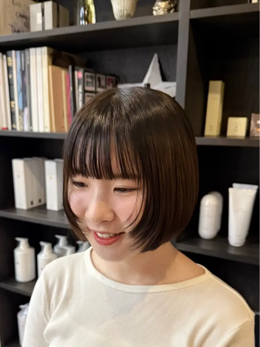 ショート ボブ 顔まわりレイヤー 顔周りカット レイヤーカット ショートヘア ヒグチ マユのヘアスタイル