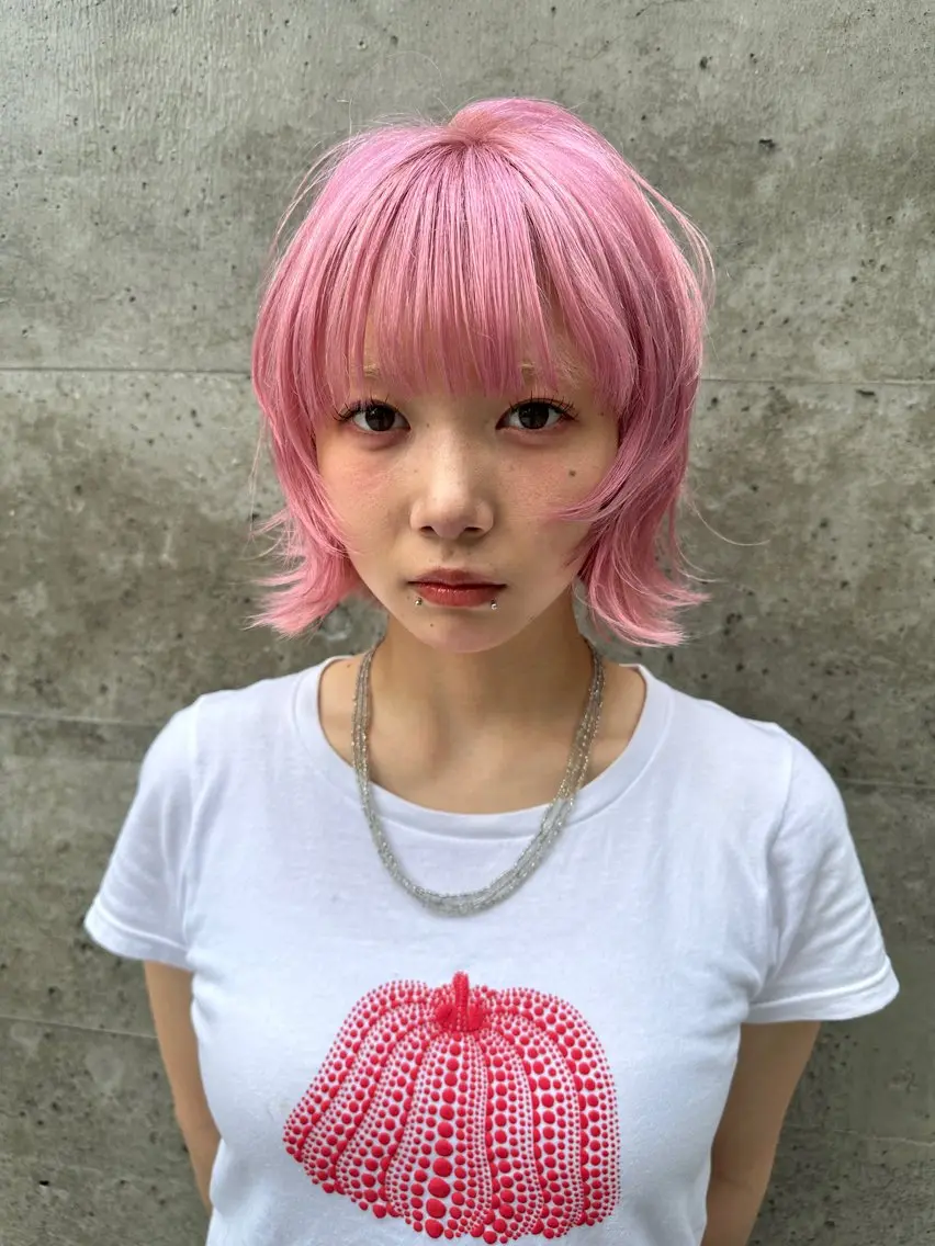 ショート カラー ブリーチ ピンクカラー ディズニー大好き🏰 関谷彪のヘアスタイル