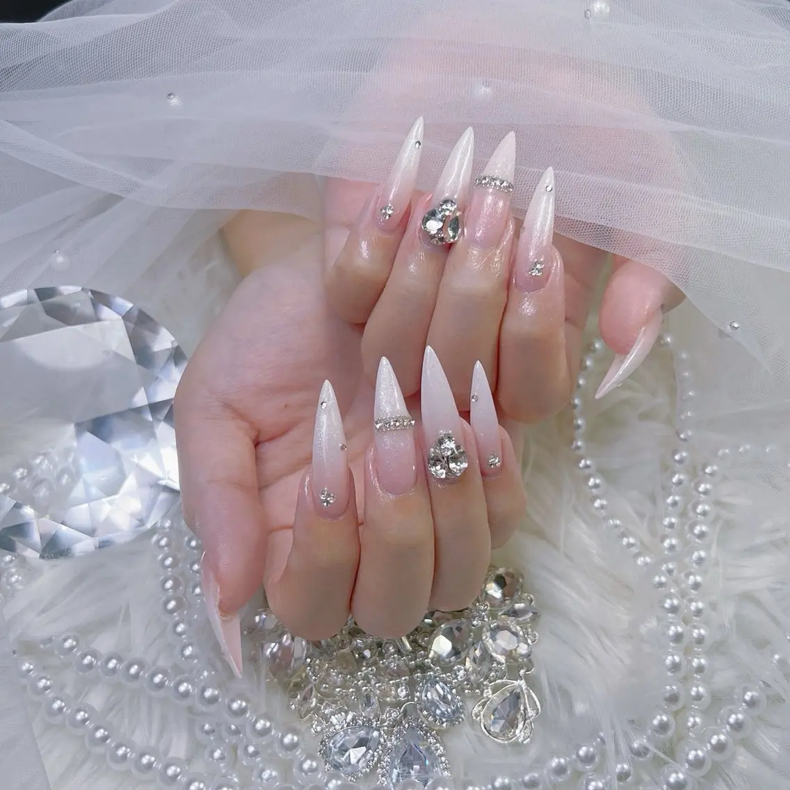 ネイル アートネイル オーロラネイル チークネイル 長さ出し フットネイル Miya _nailのネイルデザイン