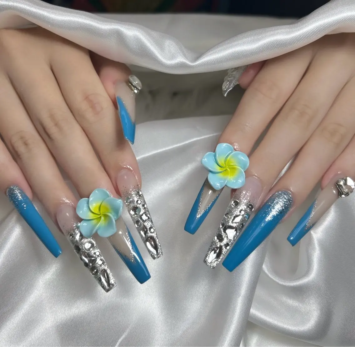 ネイル アートネイル オーロラネイル チークネイル 長さ出し フットネイル Chan nailsのネイルデザイン