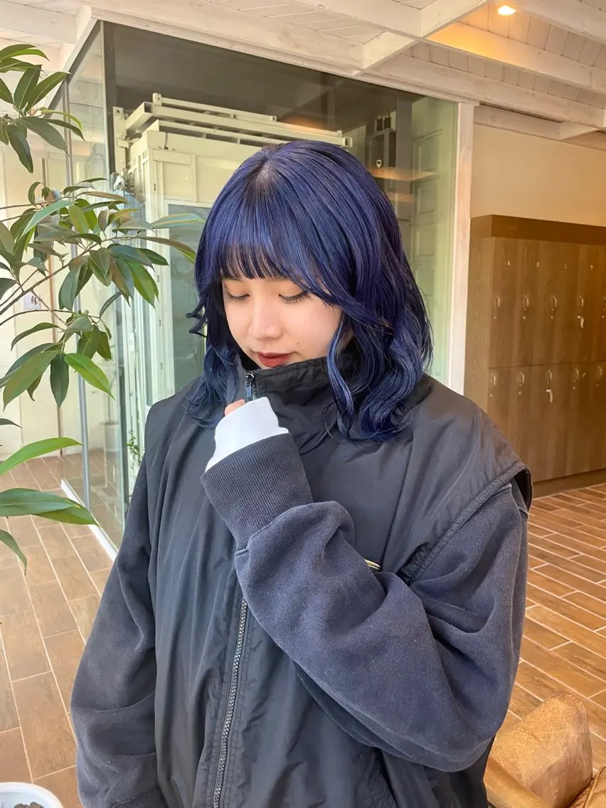 ミディアム カラー ブリーチ ブルーカラー ケアブリーチ ヘアカラー ハイトーン/デザイン カラー/るいのヘアスタイル