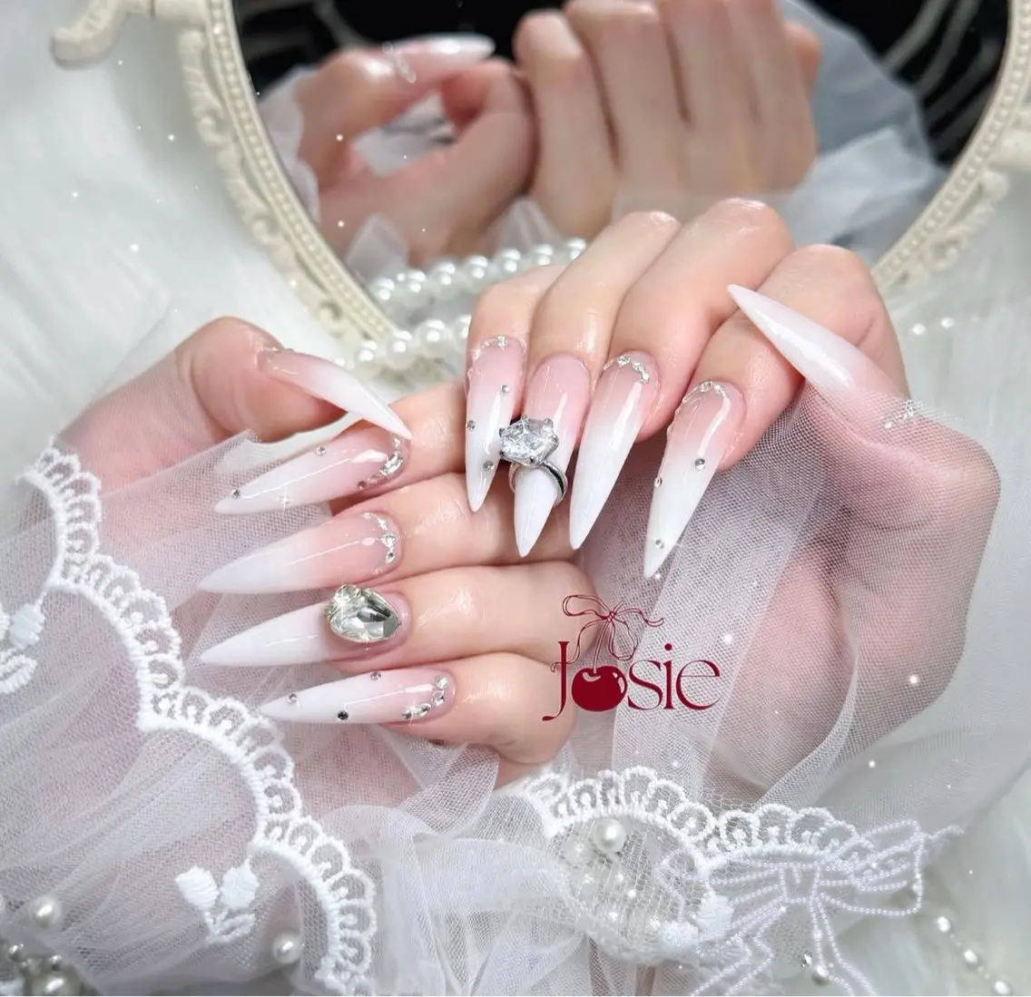 ネイル フレンチネイル キラキラネイル 韓国ネイル シンプルネイル ワンホンネイル ハンドネイル MEI Nailのネイルデザイン