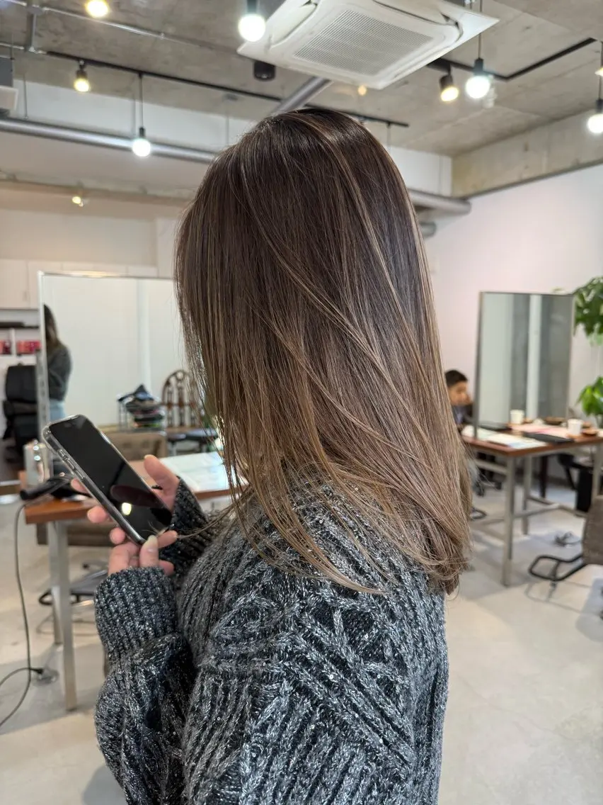 セミロング カラー ベージュカラー カット ヘアカラー カイリ /レイヤーカットのヘアスタイル
