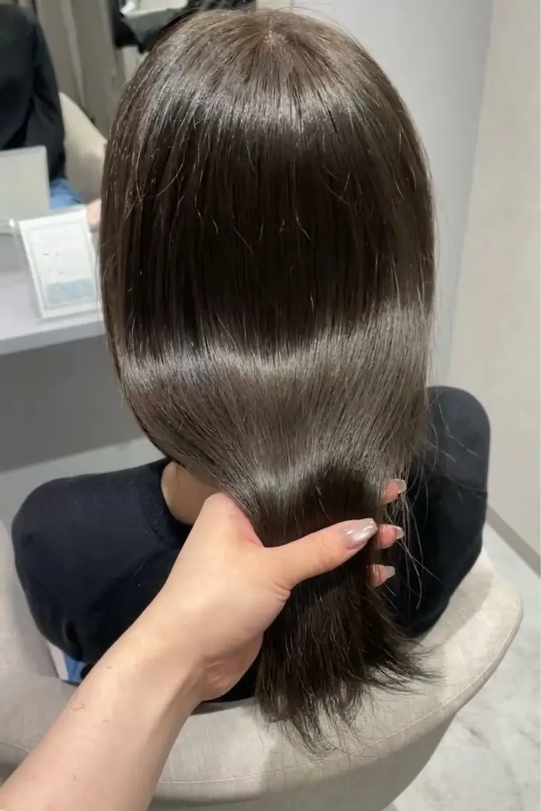 セミロング カット ヘアカラー トリートメント 透明感ダブルカラー/ レイヤー/miraiのヘアスタイル