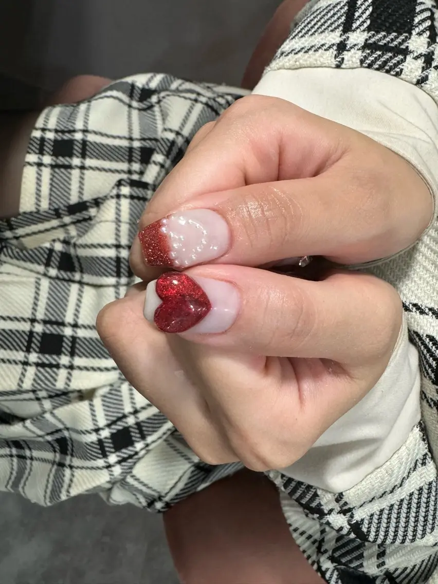 ネイル LAVISH 大和店 emi・:*+のネイルデザイン