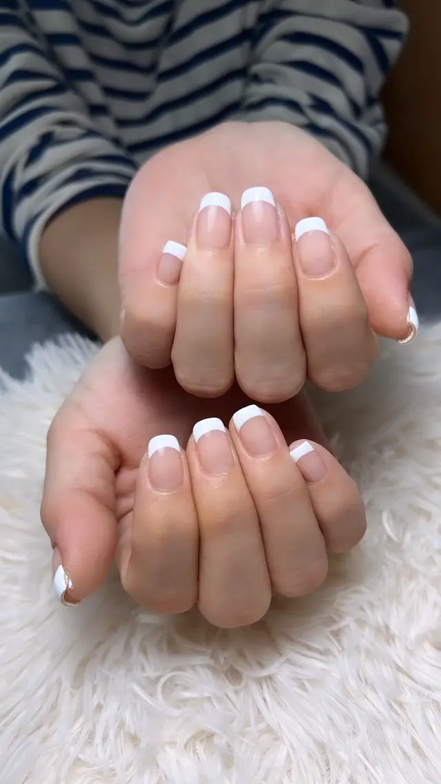 ネイル フレンチネイル Nail salon VIEWLUのネイルデザイン