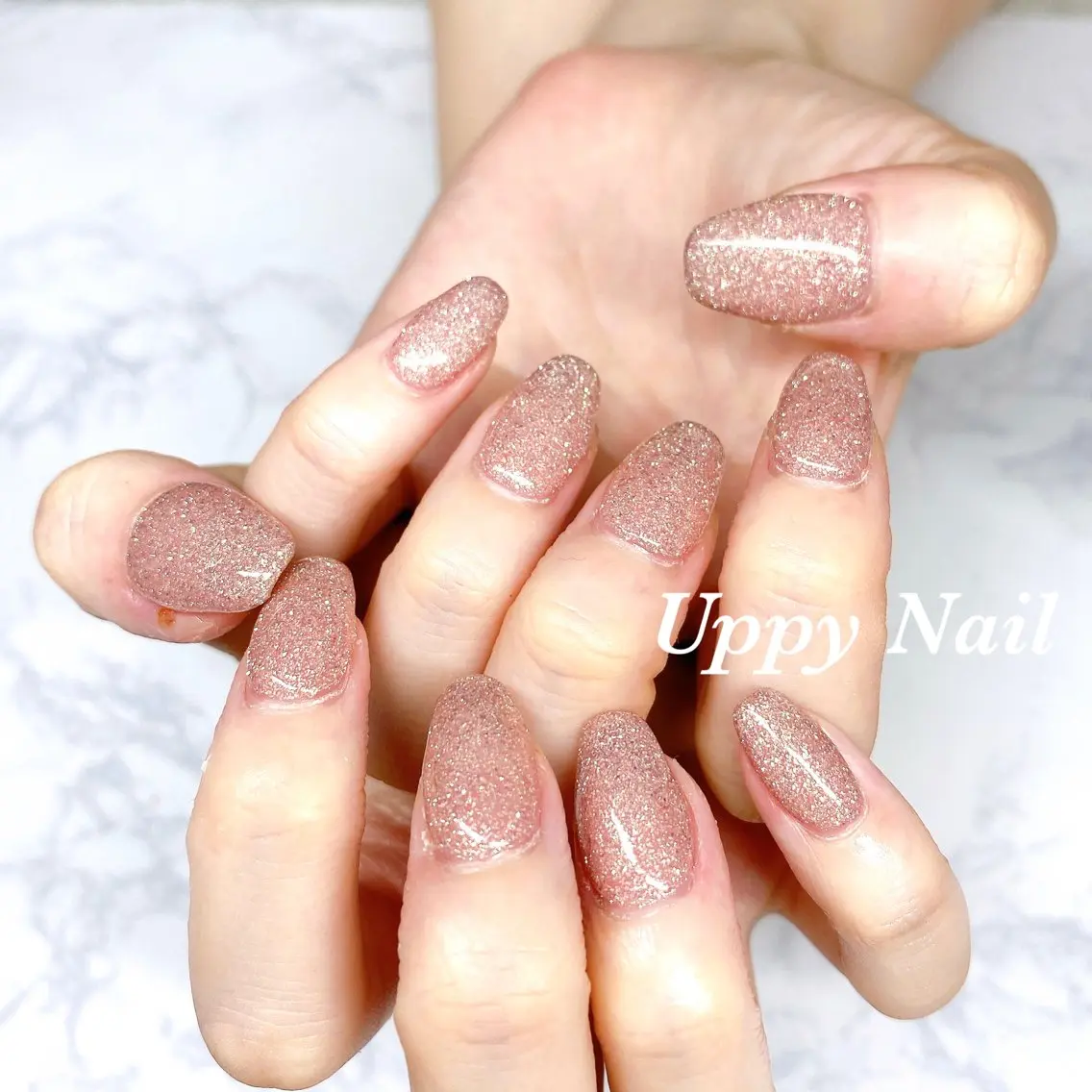 ネイル フラッシュネイル キラキラネイル ピンク ピンクベージュ ハンドネイル Uppy Nail ukyoのネイルデザイン