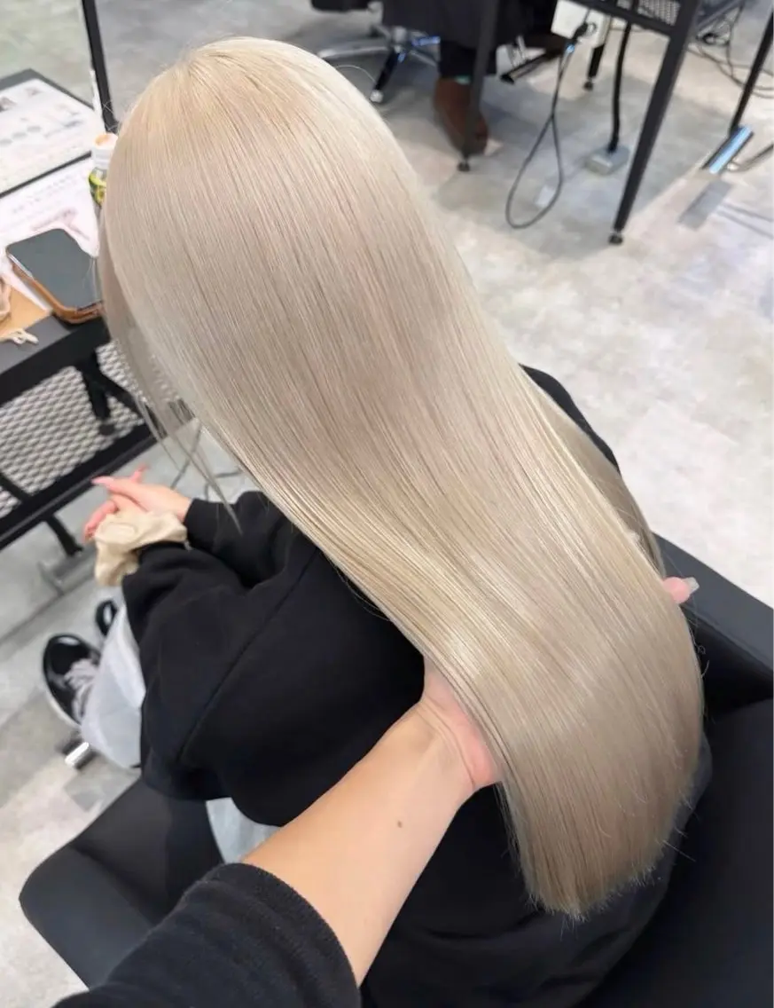 ロング カラー ブリーチ ハイトーンカラー ヘアカラー トリートメント 💘心斎橋ダブルカラ ー💘minamiのヘアスタイル