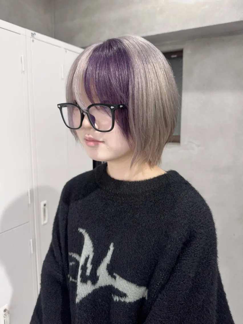 ショート ヘアカラー Manami🖤 レイヤー×ハイトーンのヘアスタイル
