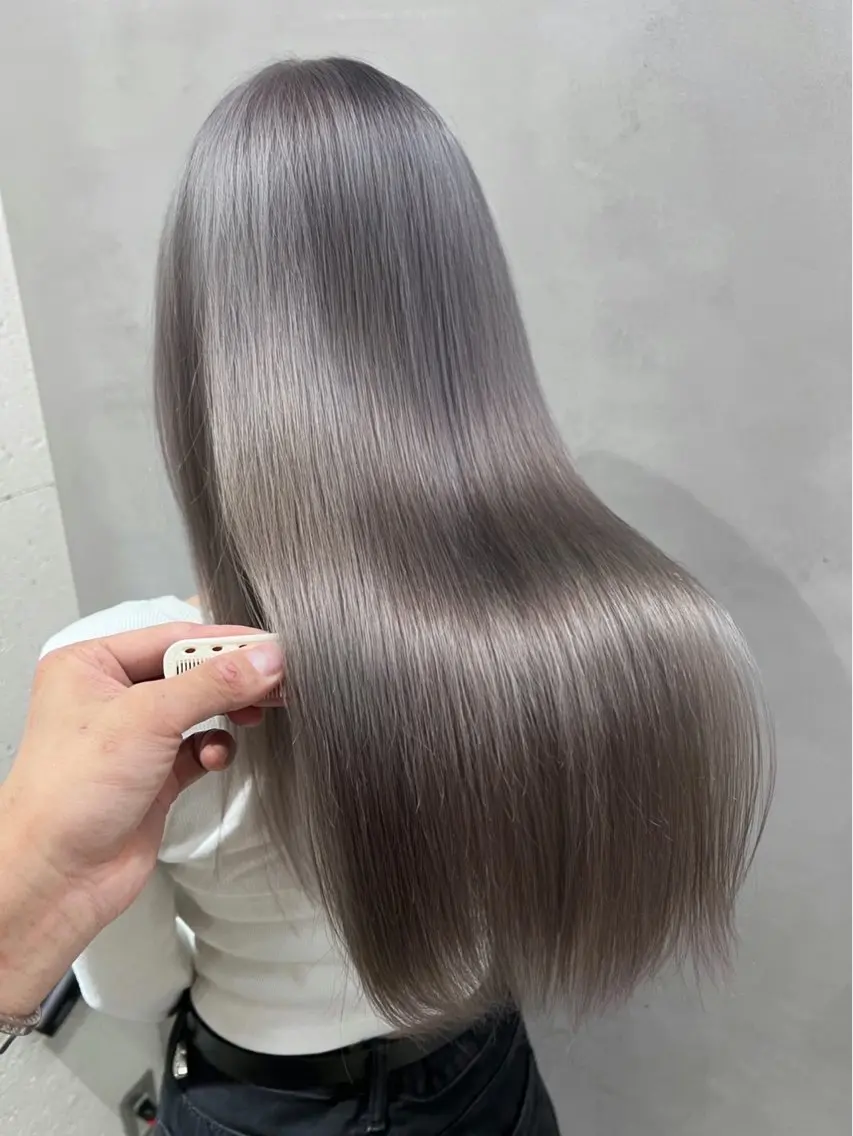 セミロング 美髪矯正 透明感 カラー⭐️ユウキのヘアスタイル