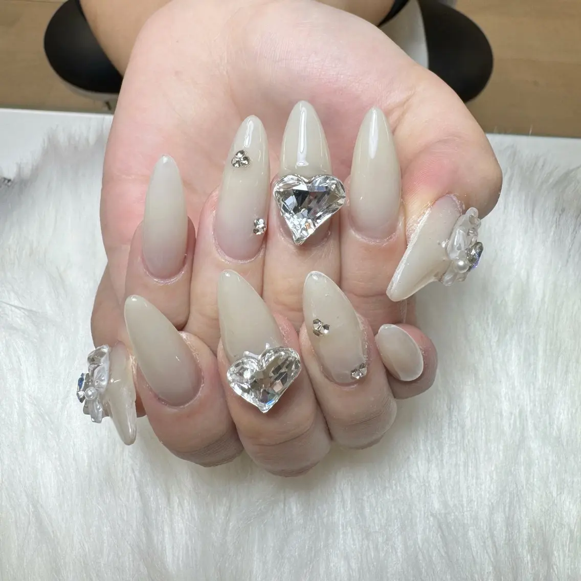 ネイル ハンドネイル 🎀nana🫧 ワンホンネイル🎀のネイルデザイン