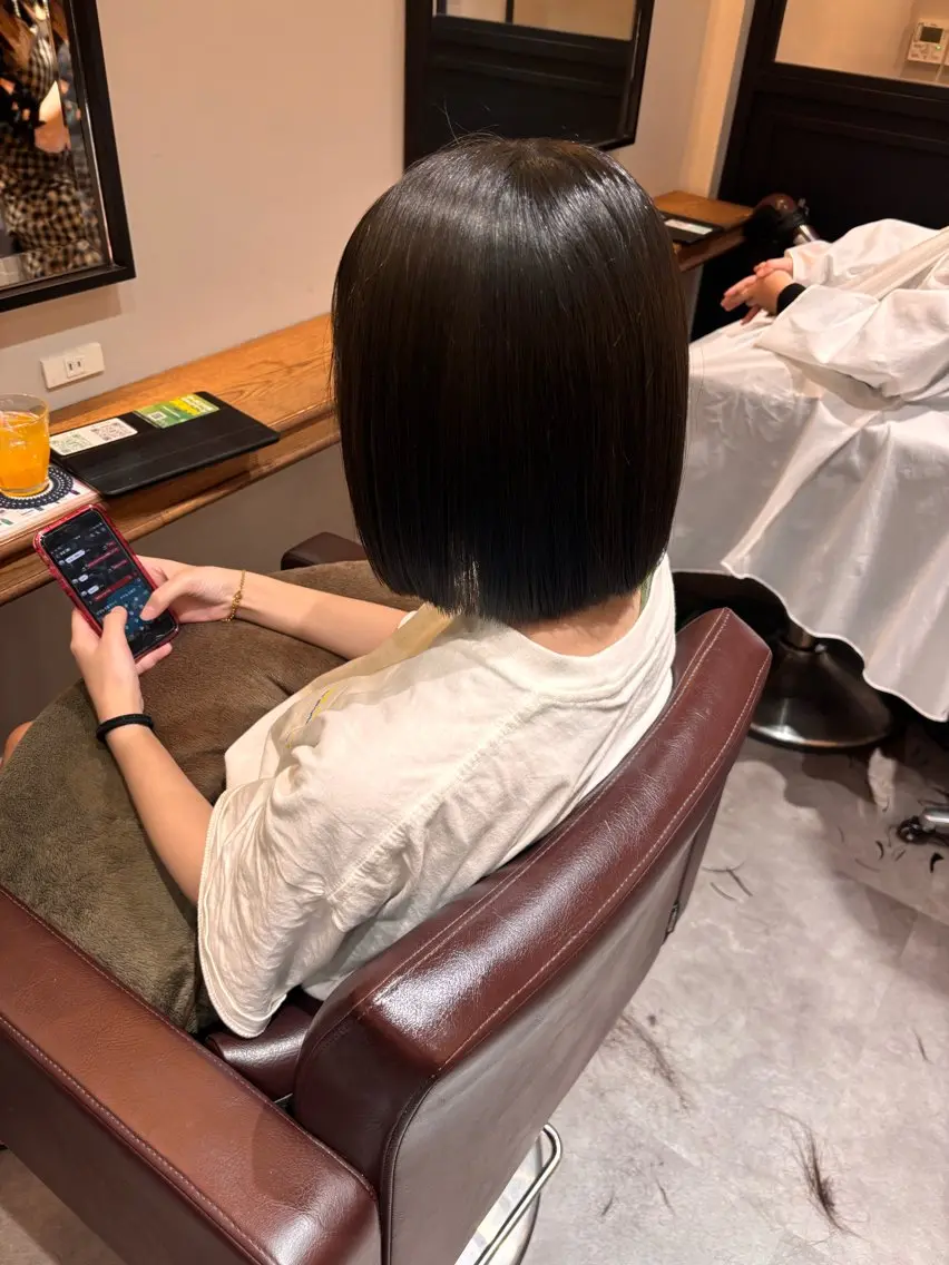 ショート 切りっぱなしボブ ボブ 艶カラー💎 / Ayakaのヘアスタイル