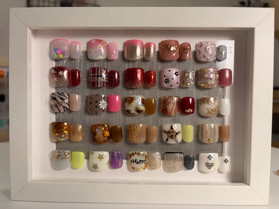 ネイル アートネイル フットネイル nail salon BrooChillのネイルデザイン