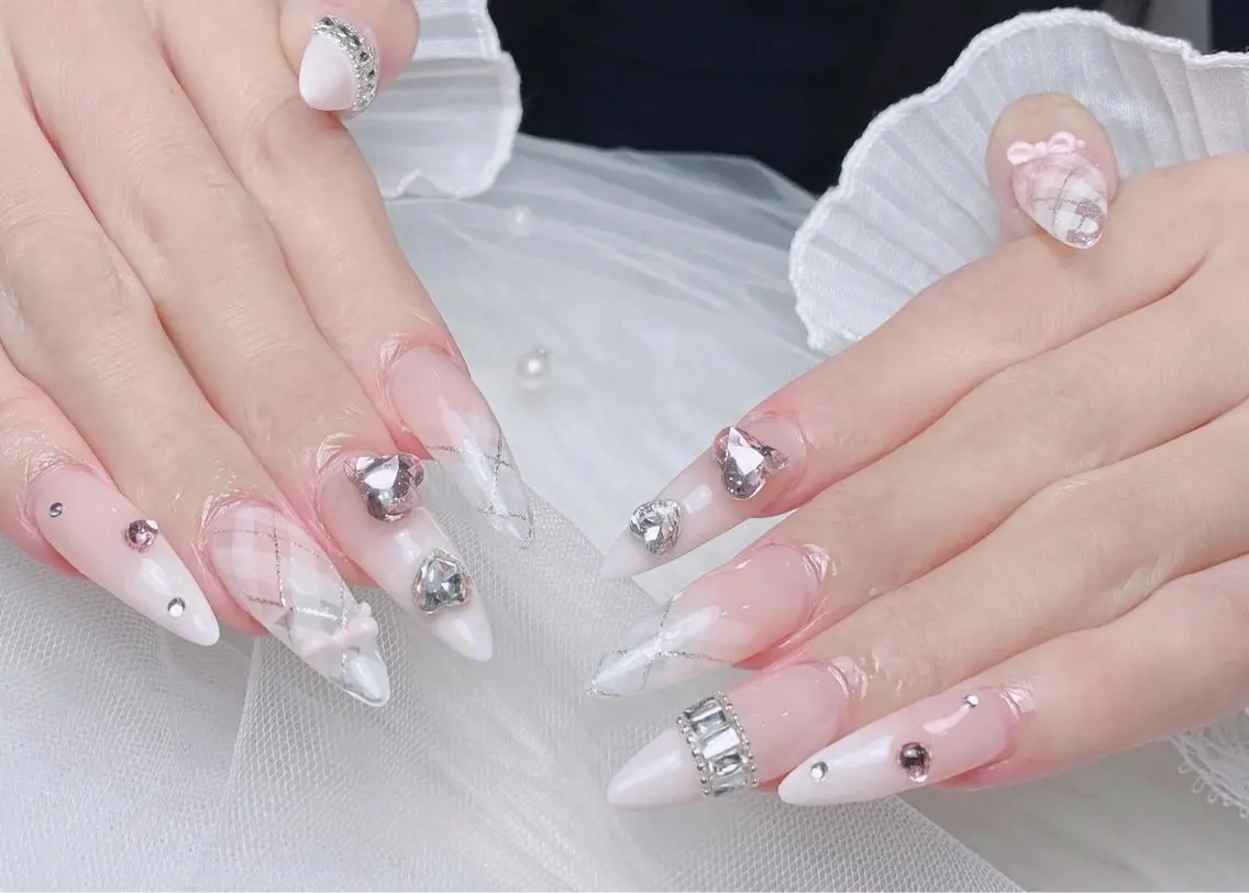 ネイル チークネイル 長さ出し フレンチネイル ジェルネイル ガーリー ハンドネイル Sora Nail Studioのネイルデザイン