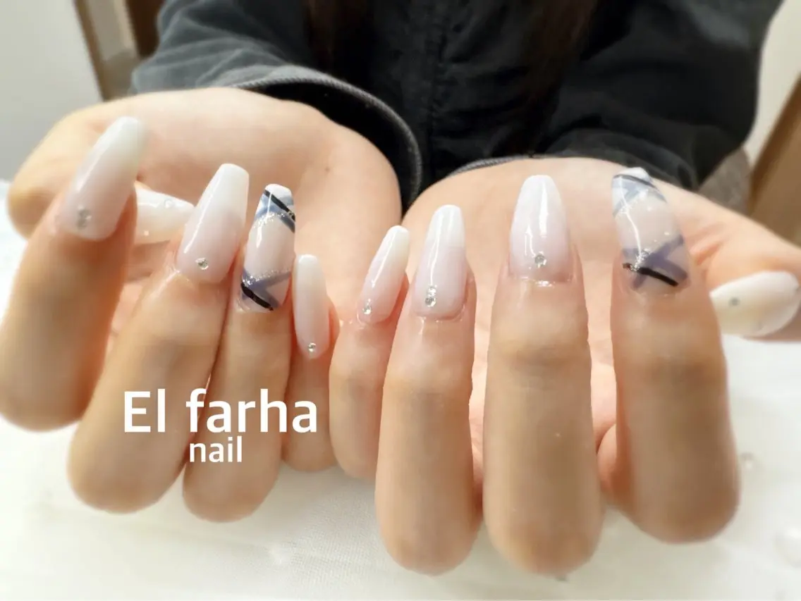 ネイル アートネイル シンプルネイル ストーンネイル ハンドネイル El  Farha nailのネイルデザイン