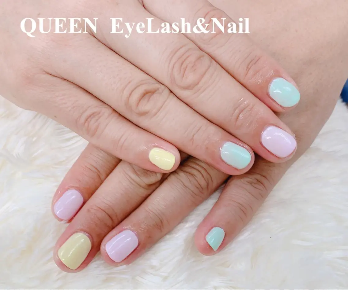 ショート カラー ネイル Bloom Nailのネイルデザイン