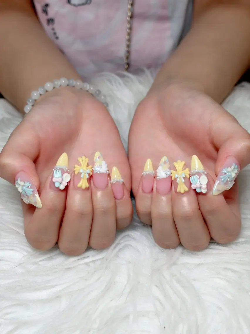 ネイル チークネイル ドット フレンチネイル グラデーション ハート ハンドネイル Julli NailStudioのネイルデザイン
