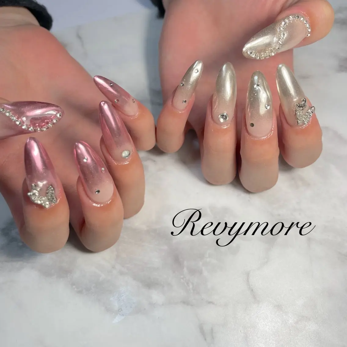 ネイル ジェルネイル グラデーション キラキラネイル 韓国ネイル ミラーネイル nail salon Revymoreのネイルデザイン