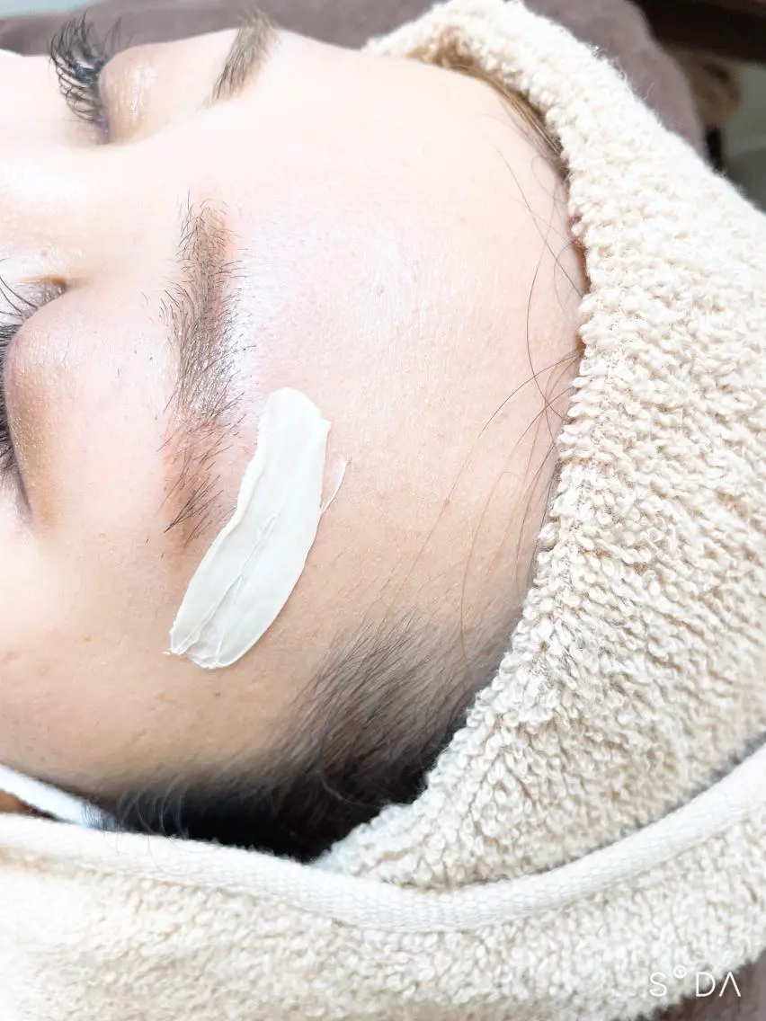 産毛と古い角質除去☆MinMinフェイスWAX(おでこ、眉周り、鼻、口周り、頬)の写真