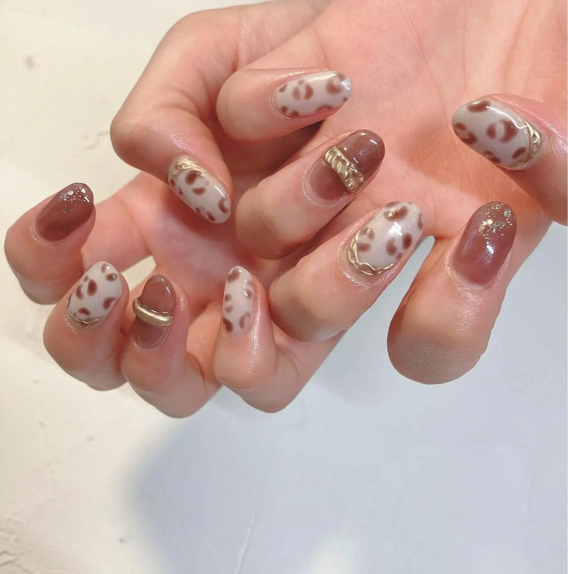 ネイル アニマル柄 ニュアンスネイル ハンドネイル nails 🎀meのネイルデザイン