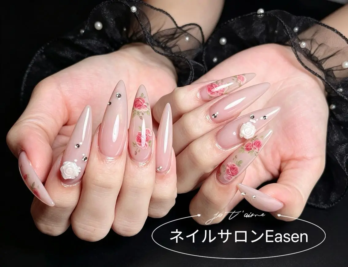 ネイル Easenネイル (長さ出し専門)のネイルデザイン