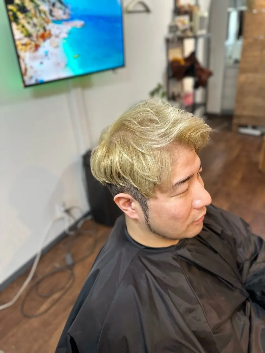 ミディアム カラー ブロンド カット ヘアカラー トリートメント Luzir⭐︎ GEN⭐︎のヘアスタイル