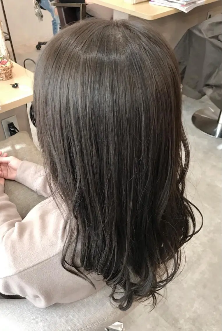 カット+リタッチカラー(根元2cmまで)の写真