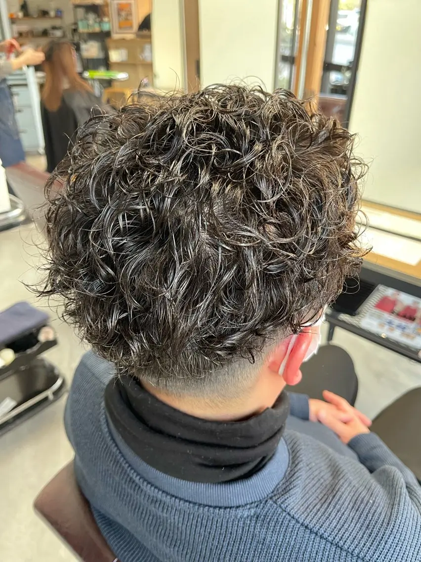 パーマ メンズ シノザキ キナのヘアスタイル