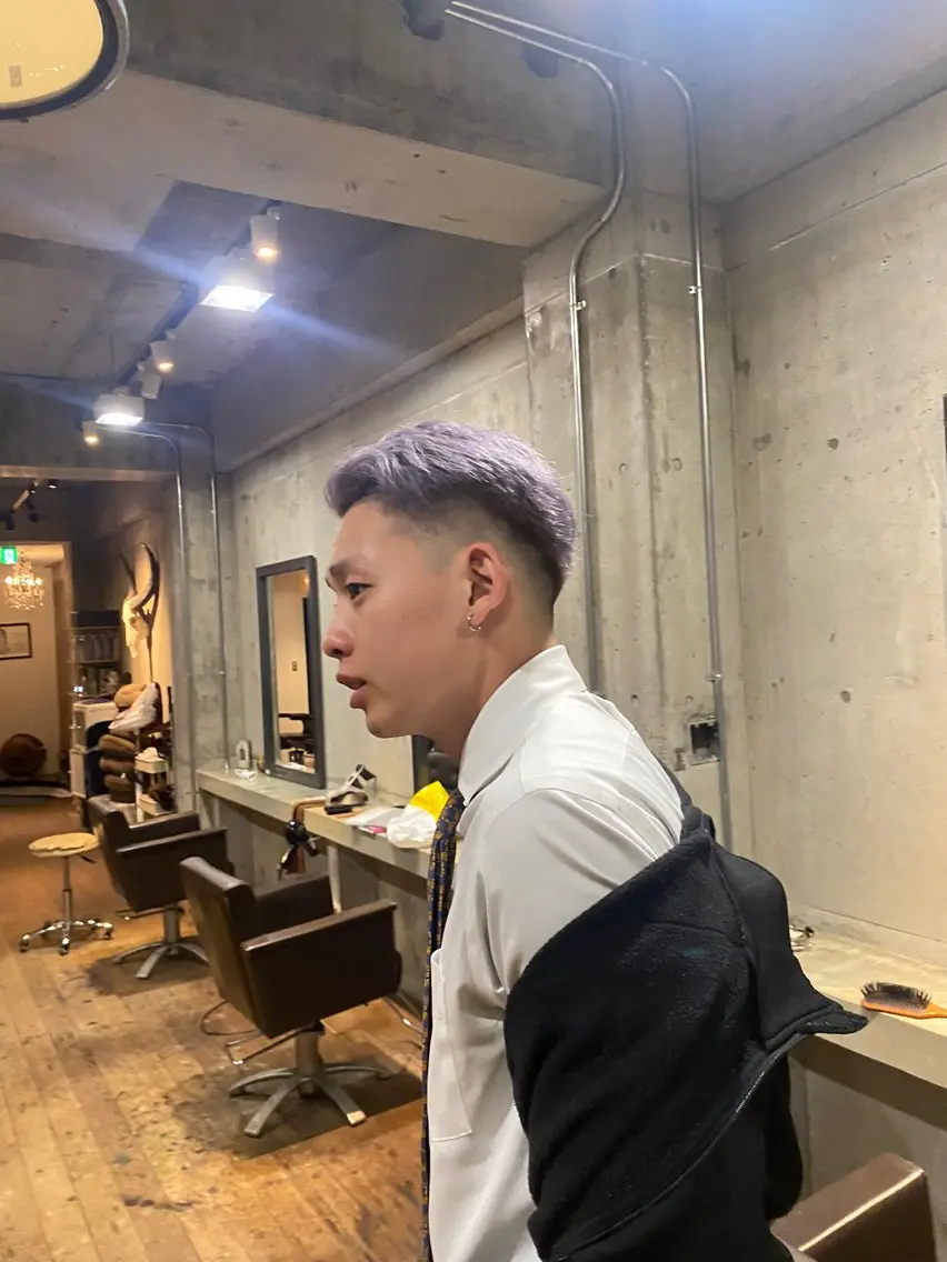 ショート カラー メンズ メンズブリーチ ブリーチ シルバー 三野 隼澄のヘアスタイル