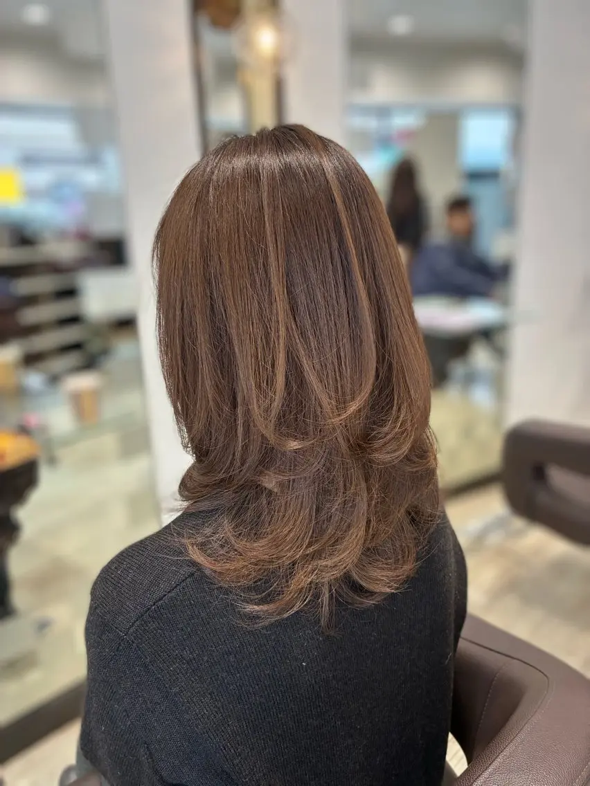 セミロング レイヤーカット 南雲 美紗のヘアスタイル