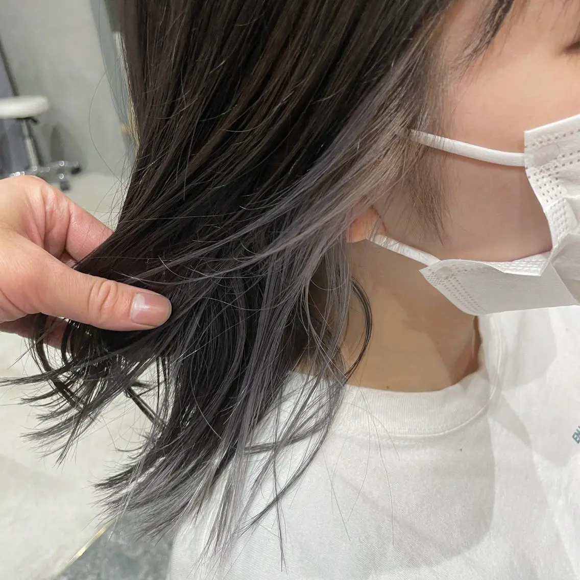 ミディアム カラー イヤリングカラー インナーカラー シルバー ホワイトシルバー 五十嵐 雄毅のヘアスタイル