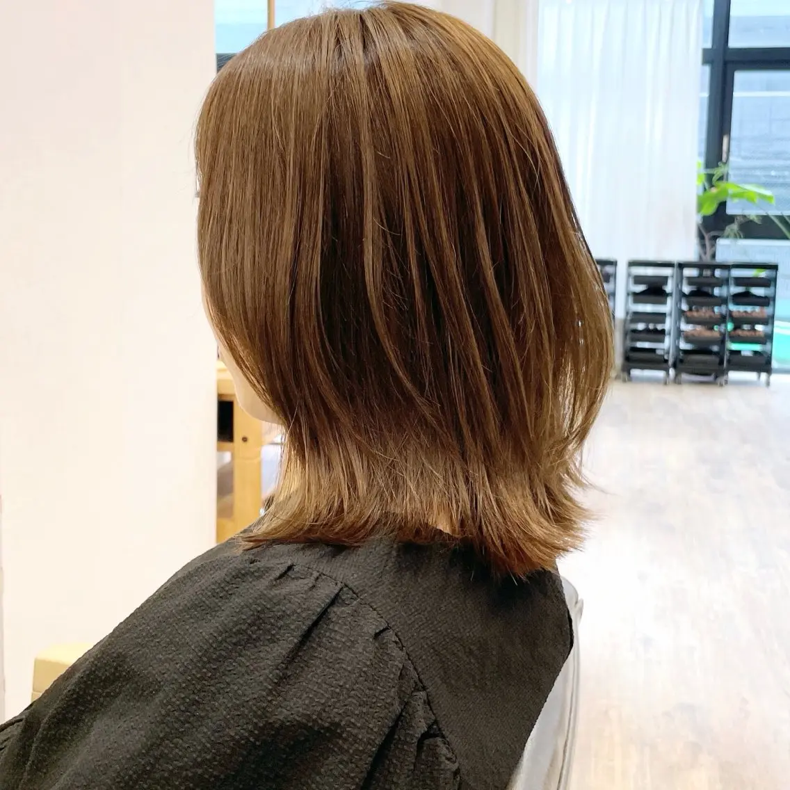 ミディアム カラー ボブレイヤー ミディアムレイヤー ベージュカラー 透明感カラー ボブ カット ヘアカラー トリートメント 艶髪/髪質改善 ナカムラのヘアスタイル