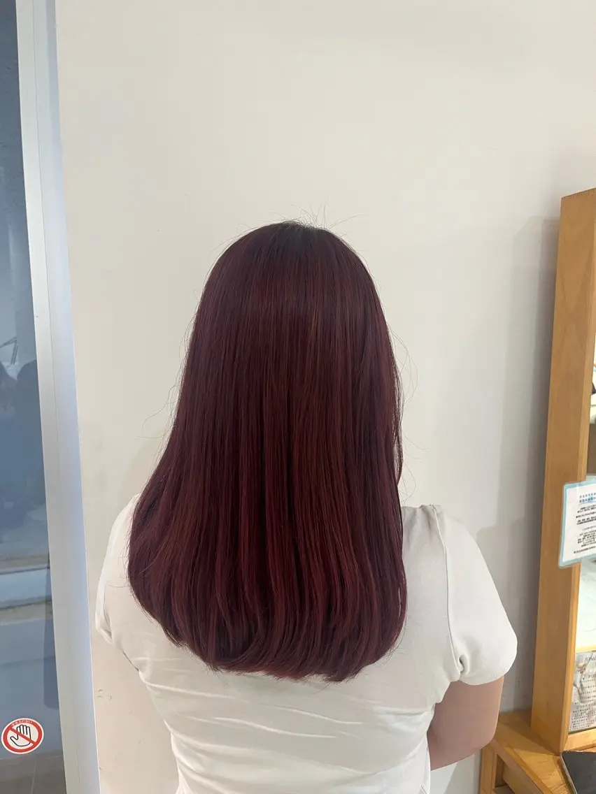 カラー レッドカラー ヘアカラー 和泉田 真白のヘアスタイル