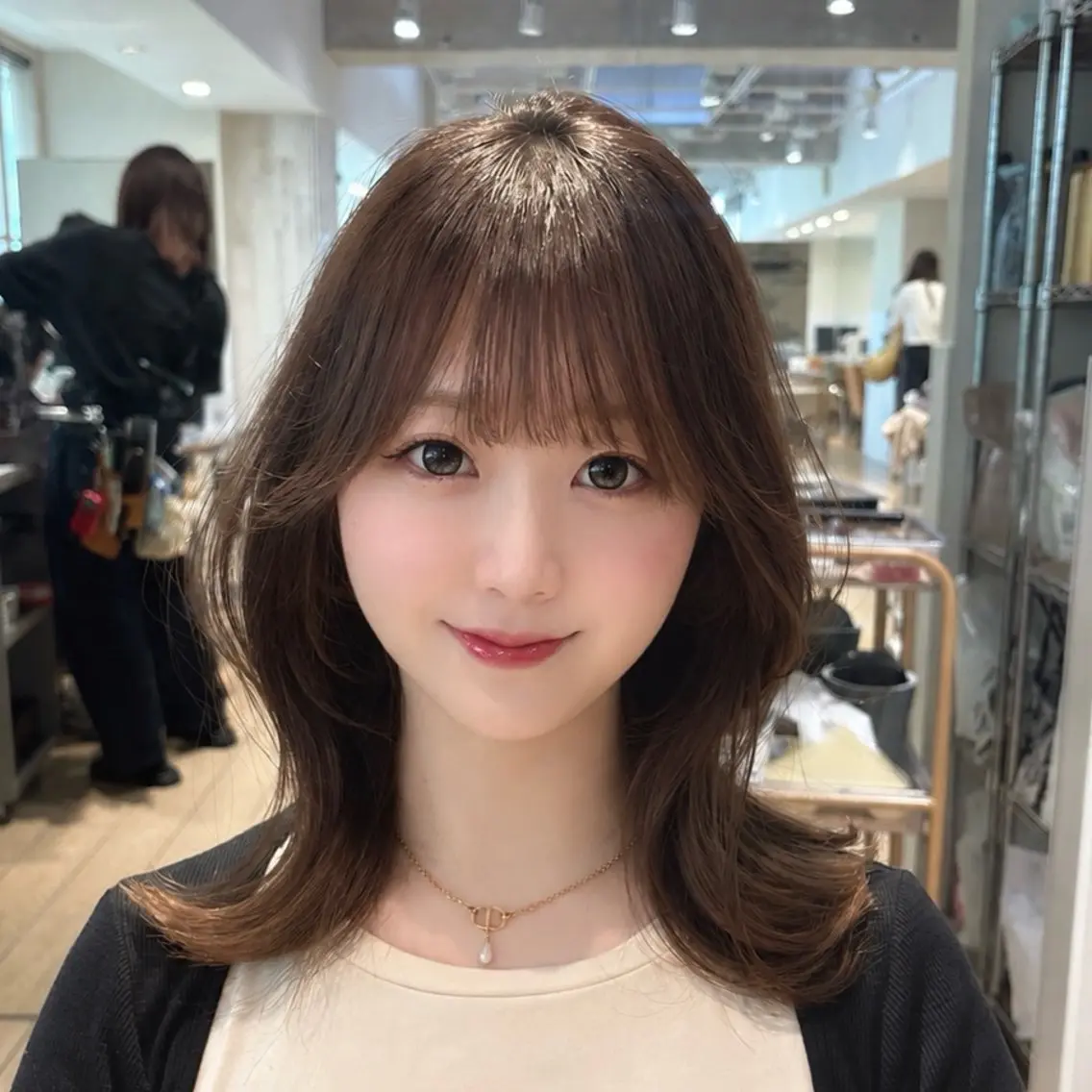 ミディアム カット ヘアカラー Ami/レイヤー /柔らかカラー🌷のヘアスタイル