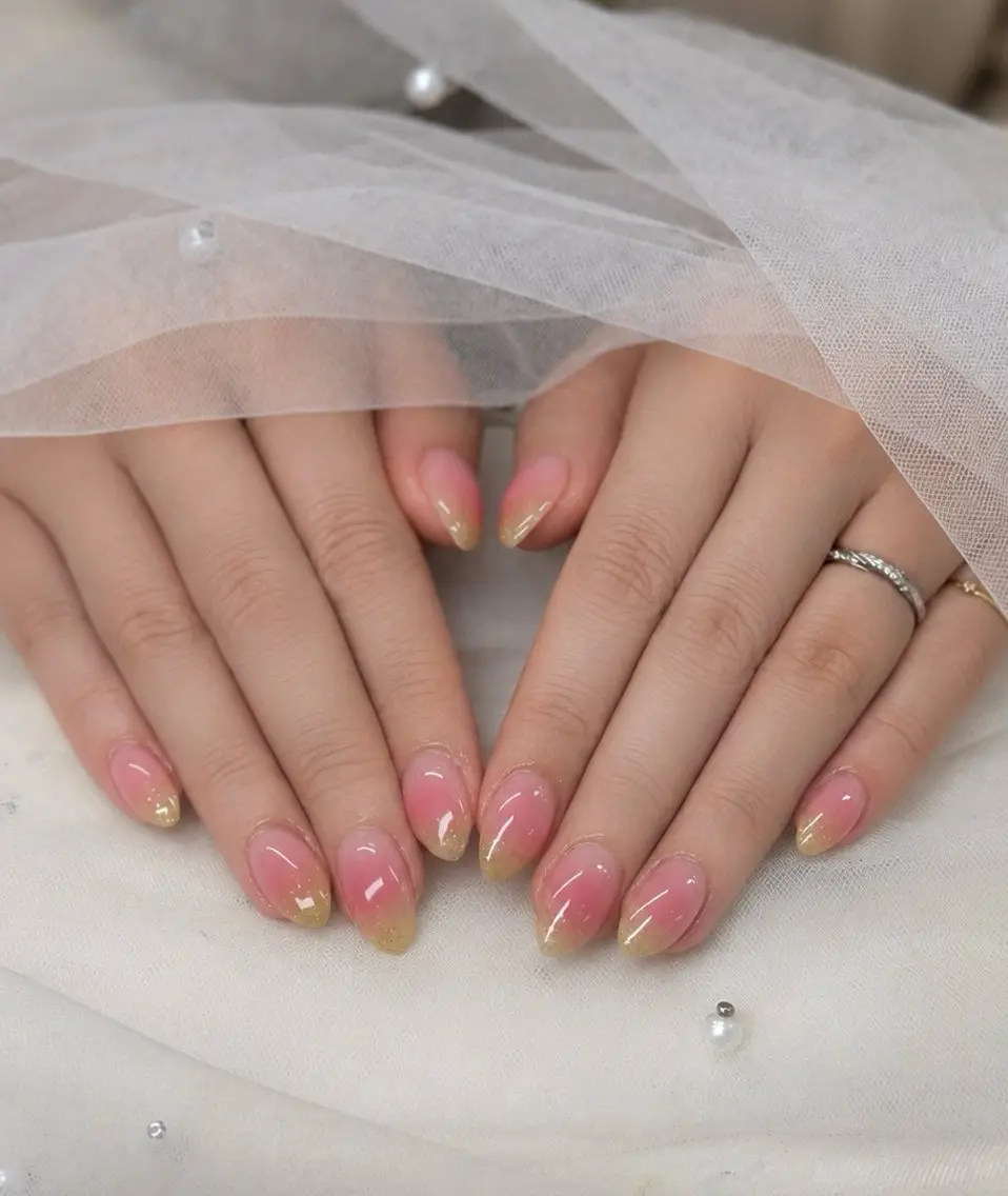 ネイル チークネイル グラデーション ハンドネイル R Nailのネイルデザイン