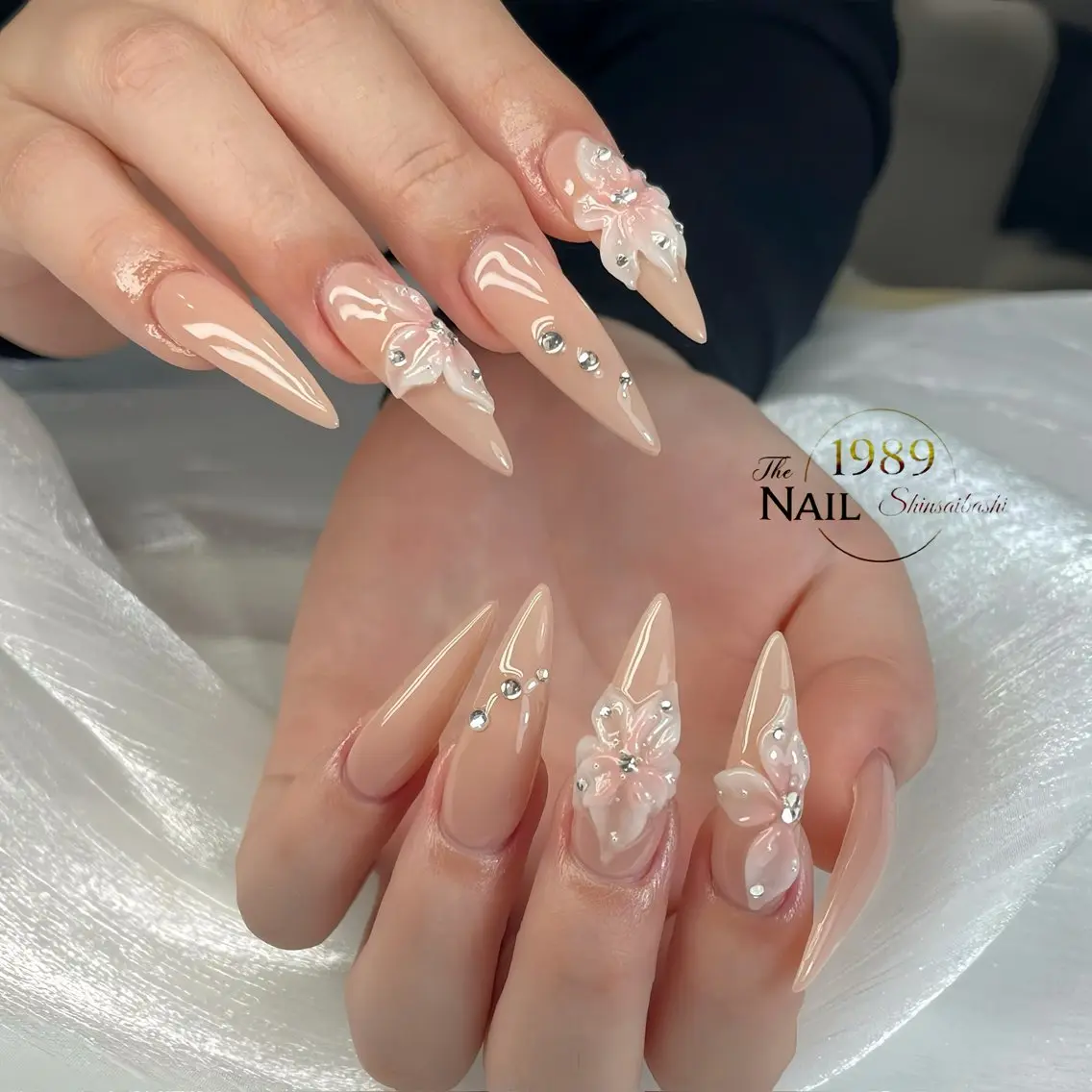 ネイル フラワーネイル ハンドネイル ハンドケア The 1989 Nail Salonのネイルデザイン