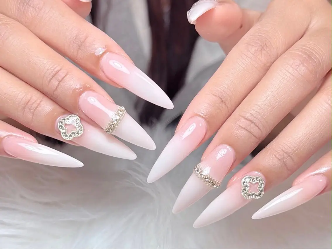 ネイル グラデーション 韓国ネイル マグネットネイル ニュアンスネイル オフィスネイル ハンドネイル Hana Rose Nailのネイルデザイン