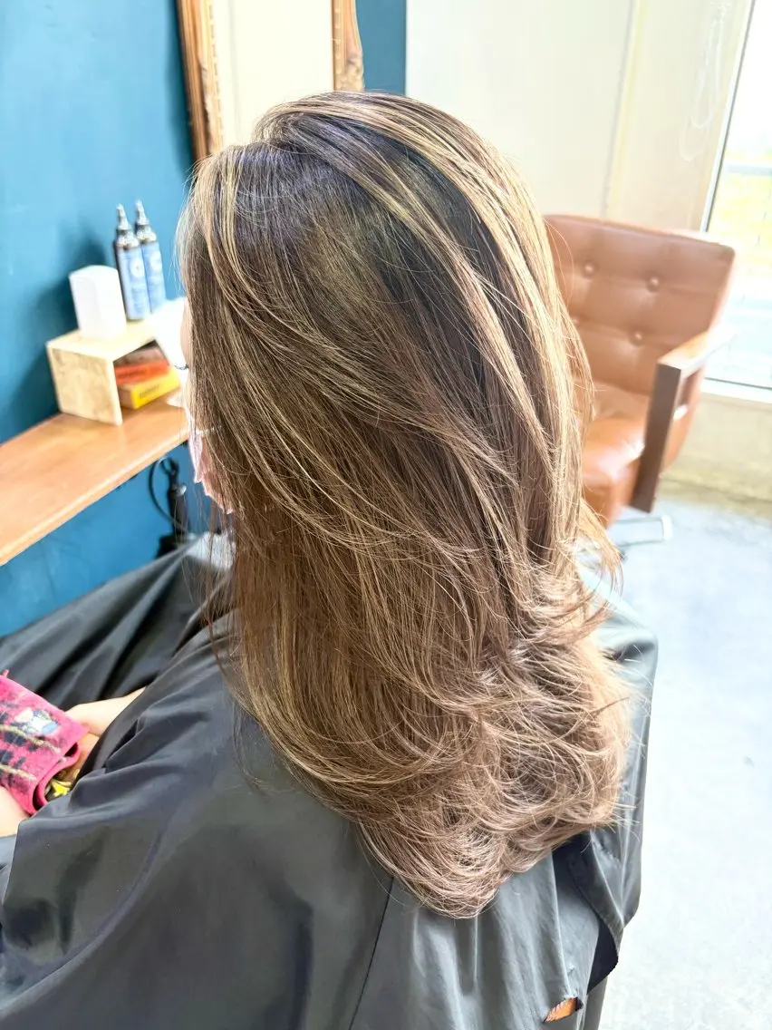 ロング カラー ヘアアレンジ ベージュカラー ハイライトカラー ハイライト レイヤーカット ヘアカラー トリートメント 山崎 澪 レイヤーカット/大宮のヘアスタイル