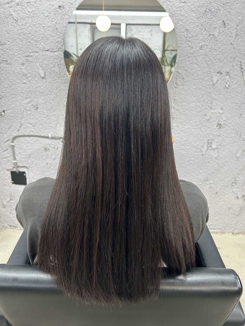 セミロング カット ヘアカラー en 岩立朱栞🕊️のヘアスタイル