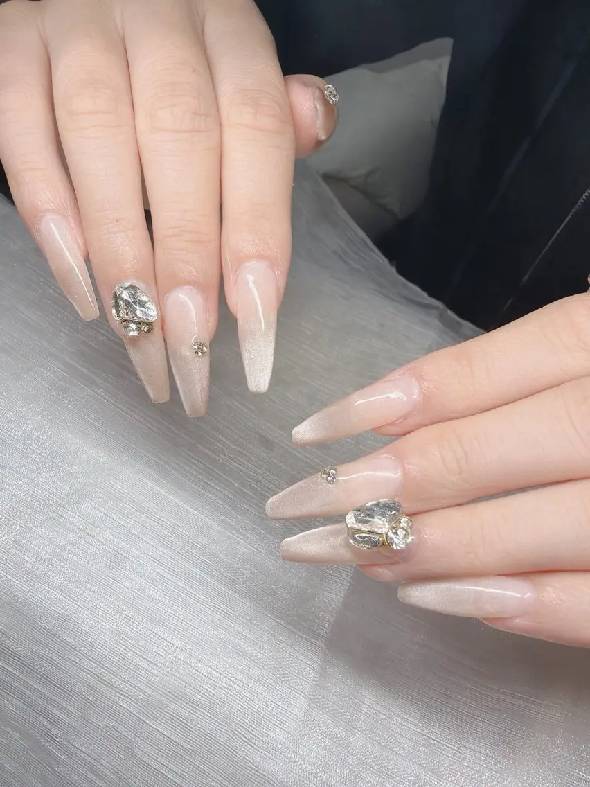 ネイル ハンドネイル Lee Nailsのネイルデザイン