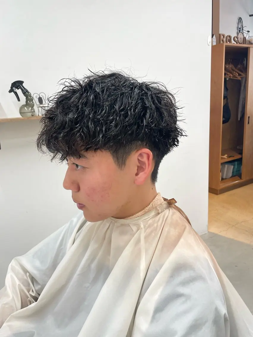 パーマ メンズ メンズパーマ スペインカール 関根 萌花のヘアスタイル