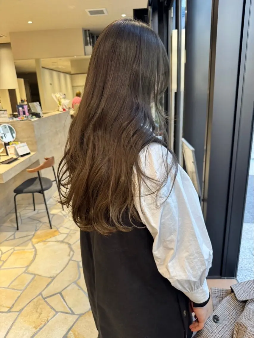 セミロング カラー 吉原 星稀のヘアスタイル