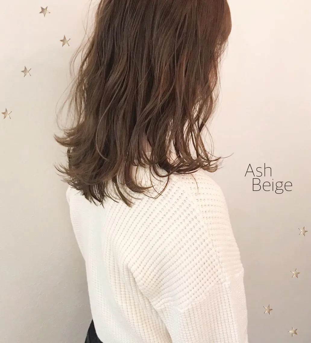 セミロング カラー 市川 千夏のヘアスタイル
