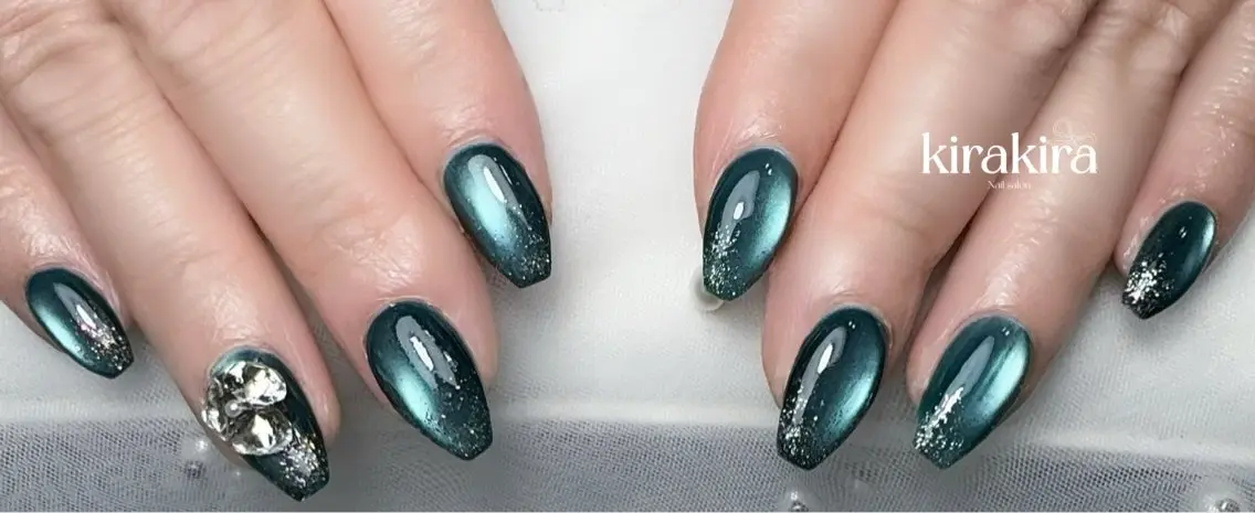 ネイル フットネイル グラデーション キラキラネイル シンプルネイル 冬ネイル Kirakira Nail salonのネイルデザイン